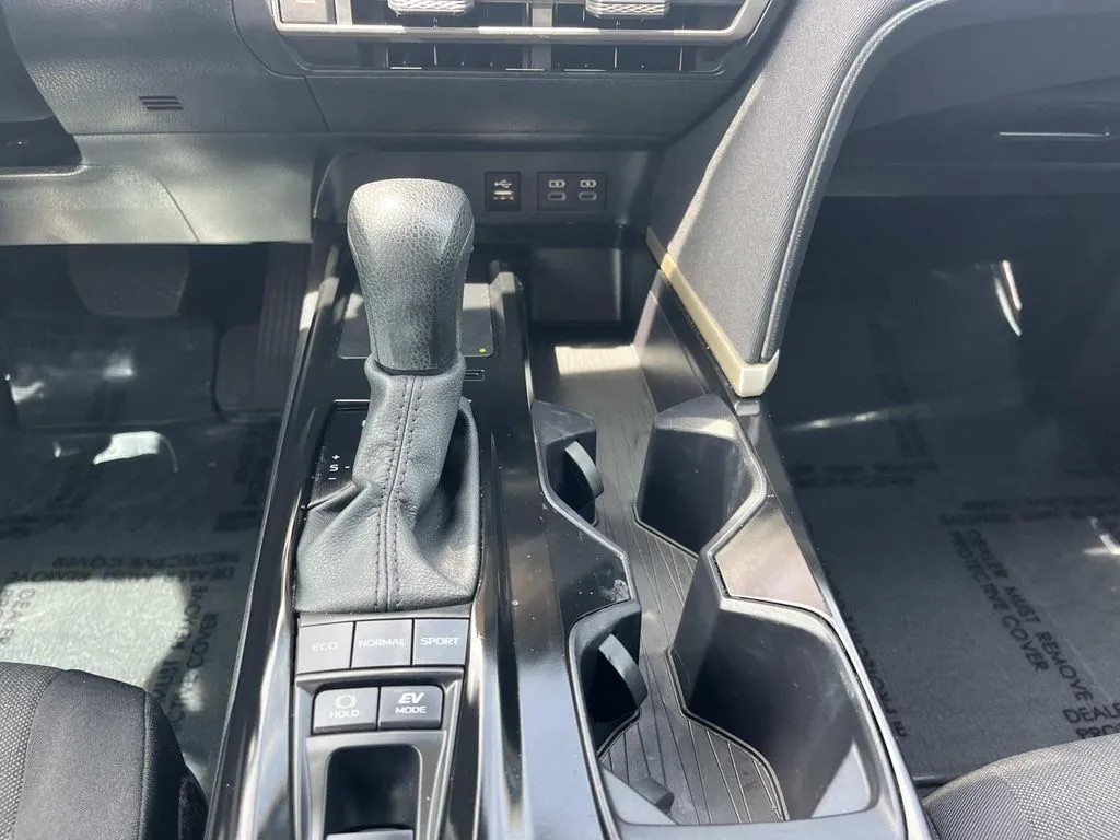 2025 Toyota Camry LE - Photo 16