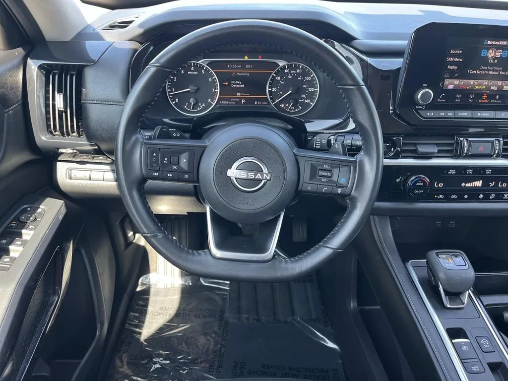 2025 Nissan Pathfinder SV - Photo 12