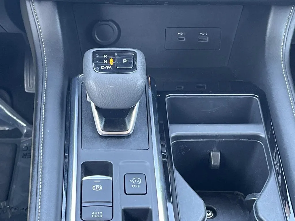 2025 Nissan Pathfinder SV - Photo 15