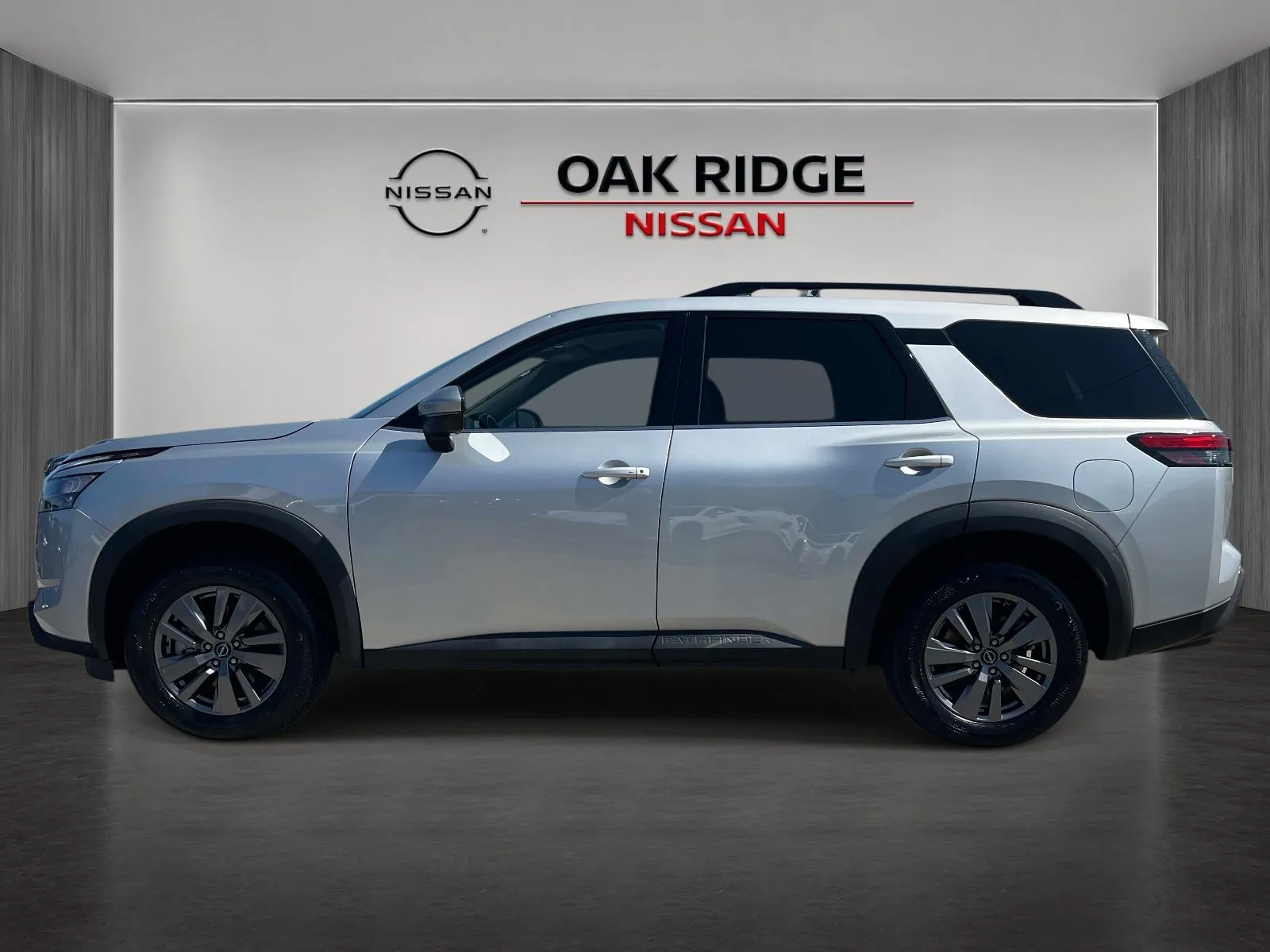 2025 Nissan Pathfinder SV - Photo 6