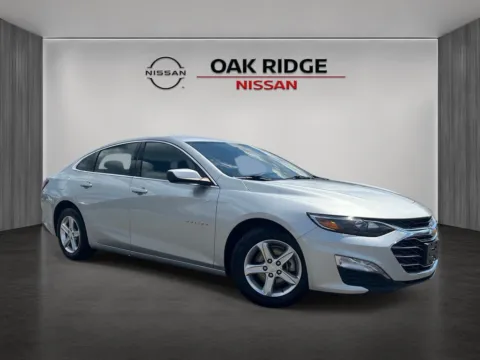 Silver 2022 Chevrolet Malibu LT for sale in Oak Ridge, TN