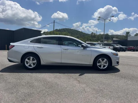 Photos of 2022 Chevrolet Malibu LT for sale in Oak Ridge, TN at Oak Ridge Nissan
