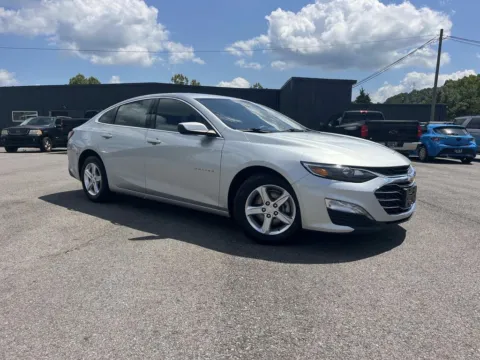 Silver 2022 Chevrolet Malibu LT for sale in Oak Ridge, TN