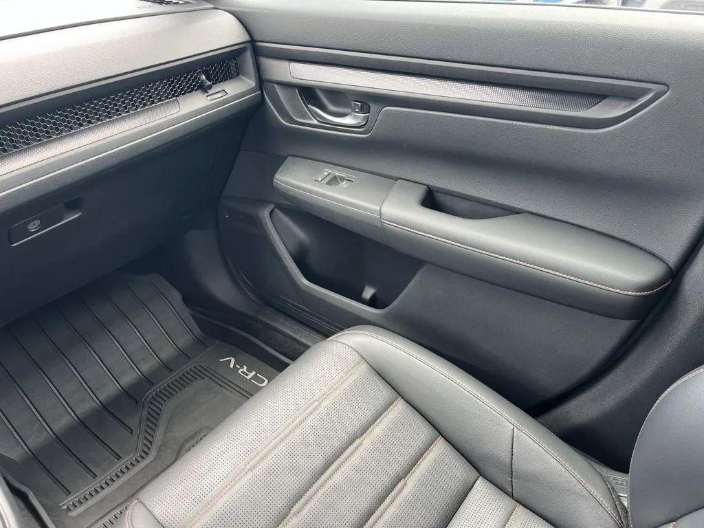 2025 Honda CR-V Sport-L - Photo 13