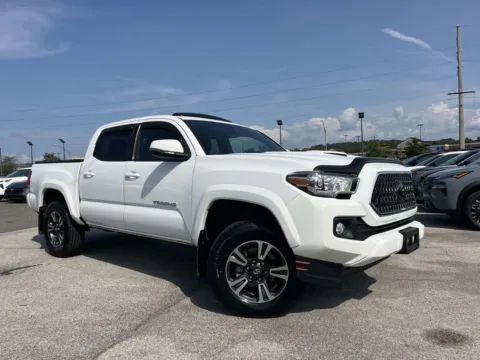 White 2018 Toyota Tacoma TRD Sport for sale in Oak Ridge, TN
