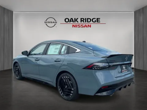 More photos of 2026 NISSAN SENTRA SR at Oak Ridge Nissan, TN