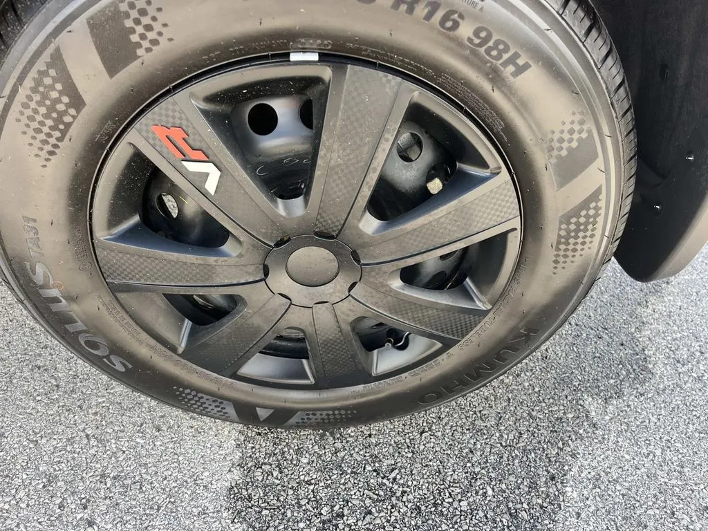 2026 Nissan KICKS S - Photo 11