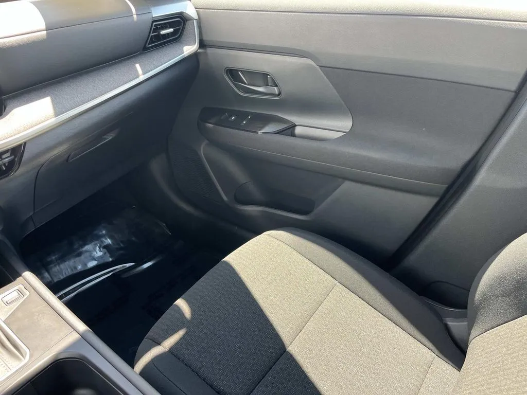 2026 Nissan KICKS S - Photo 13