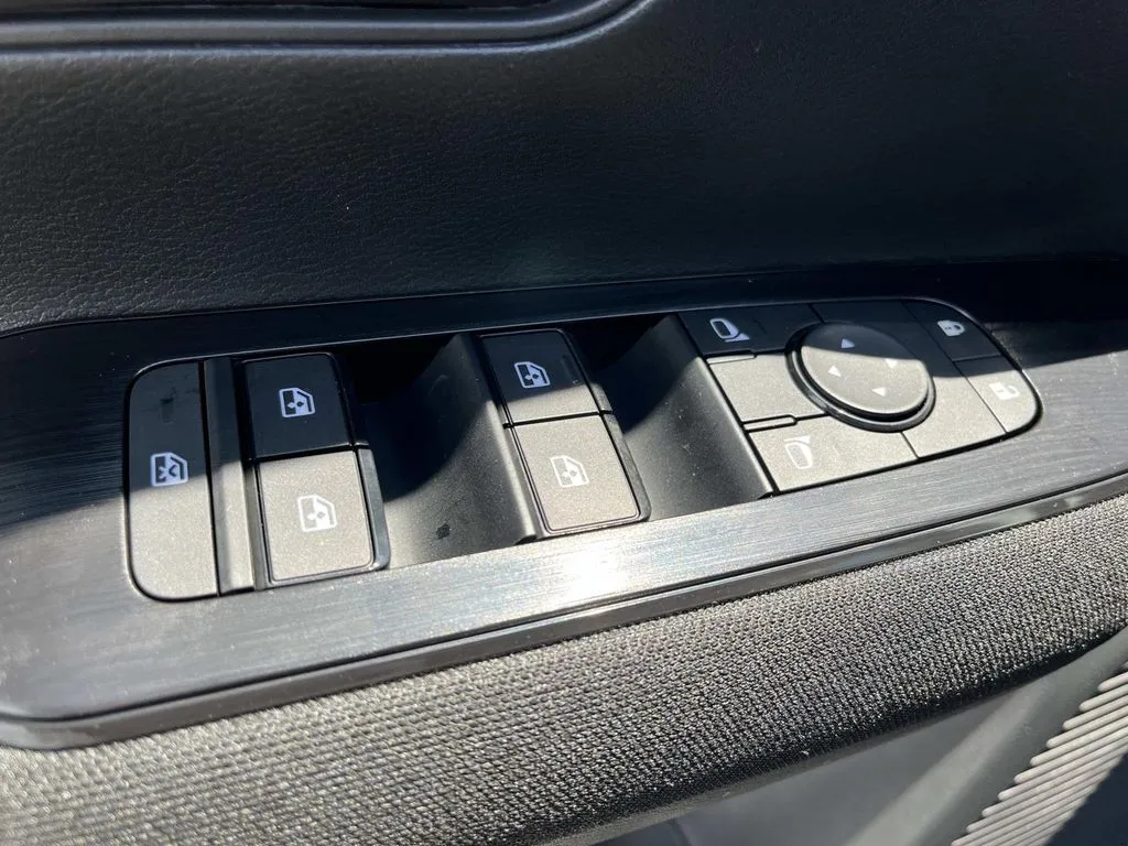 2026 Nissan KICKS S - Photo 27