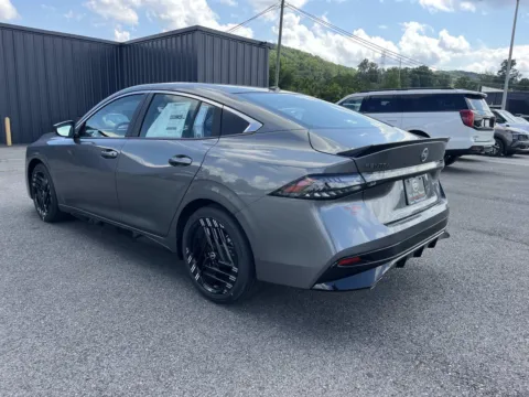 More photos of 2026 NISSAN SENTRA SR at Oak Ridge Nissan, TN