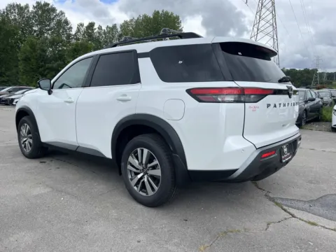 More photos of 2026 NISSAN PATHFINDER SL at Oak Ridge Nissan, TN