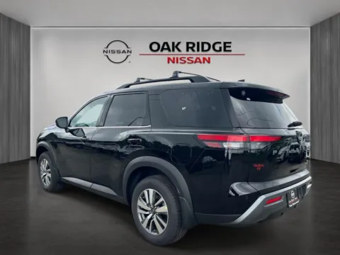 More photos of 2026 Nissan Pathfinder SL at Oak Ridge Nissan, TN