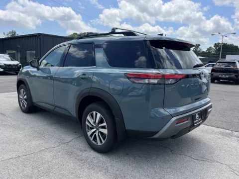 More photos of 2026 NISSAN PATHFINDER SL at Oak Ridge Nissan, TN
