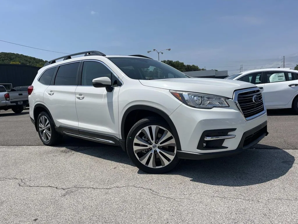 White 2022 Subaru Ascent Limited for sale in Oak Ridge, TN