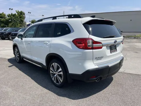 More photos of 2022 Subaru Ascent Limited at Oak Ridge Nissan, TN