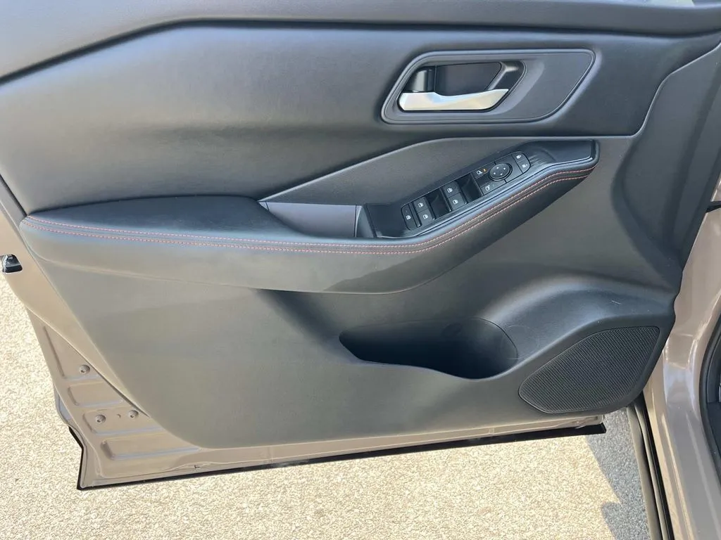 2025 Nissan Rogue Rock Creek - Photo 28