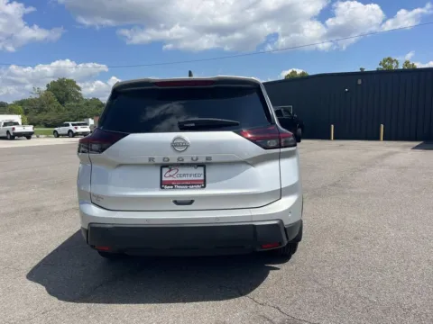 More photos of 2024 Nissan Rogue S at Oak Ridge Nissan, TN