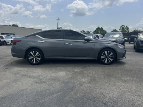 Photos of 2021 Nissan Altima 2.5 SV for sale in Oak Ridge, TN at Oak Ridge Nissan