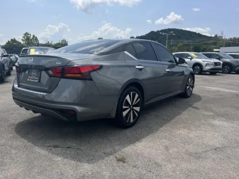 Another view of 2021 Nissan Altima 2.5 SV for sale in Oak Ridge, TN at Oak Ridge Nissan