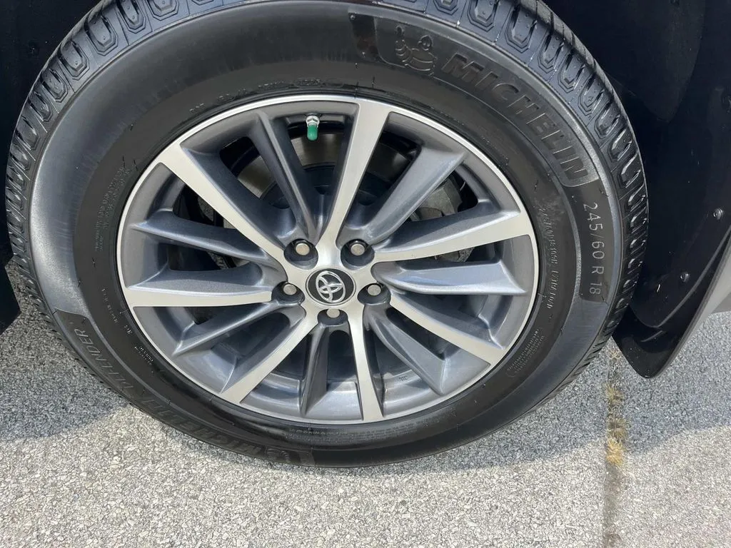 2019 Toyota Highlander XLE - Photo 11