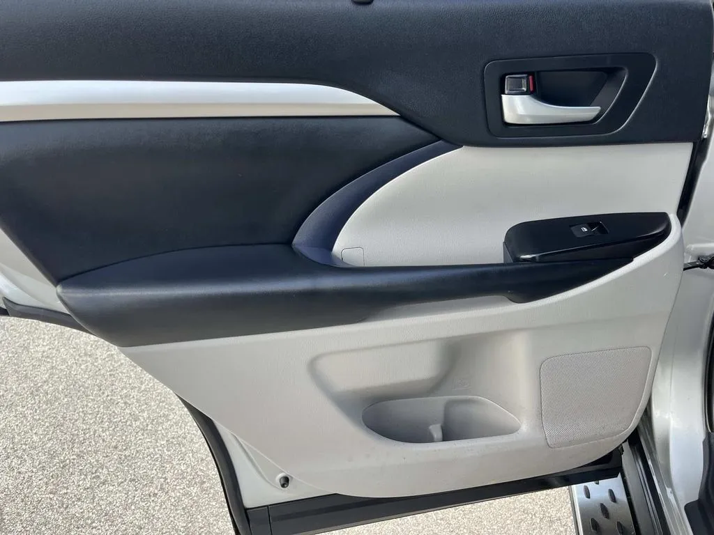 2019 Toyota Highlander XLE - Photo 21
