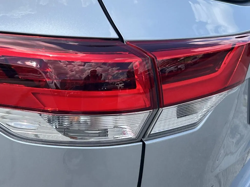 2019 Toyota Highlander XLE - Photo 10