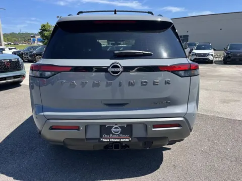 More photos of 2026 Nissan Pathfinder Platinum at Oak Ridge Nissan, TN