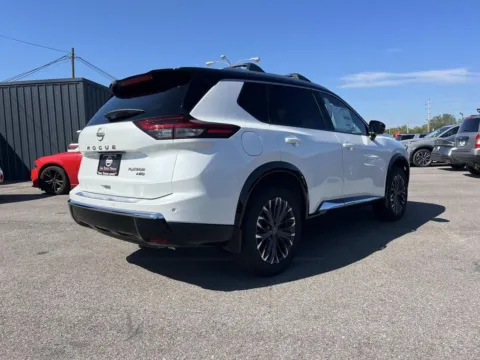 Another view of 2026 Nissan Rogue Platinum for sale in Oak Ridge, TN at Oak Ridge Nissan
