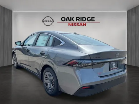 More photos of 2027 Nissan Sentra S at Oak Ridge Nissan, TN