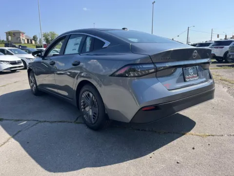 More photos of 2027 Nissan Sentra S at Oak Ridge Nissan, TN