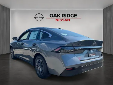 More photos of 2027 Nissan Sentra S at Oak Ridge Nissan, TN