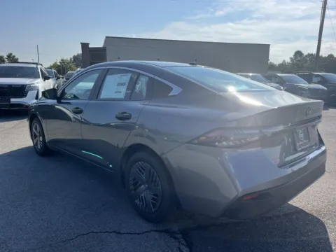More photos of 2027 Nissan Sentra S at Oak Ridge Nissan, TN