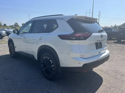 More photos of 2026 Nissan Rogue Dark Armor at Oak Ridge Nissan, TN
