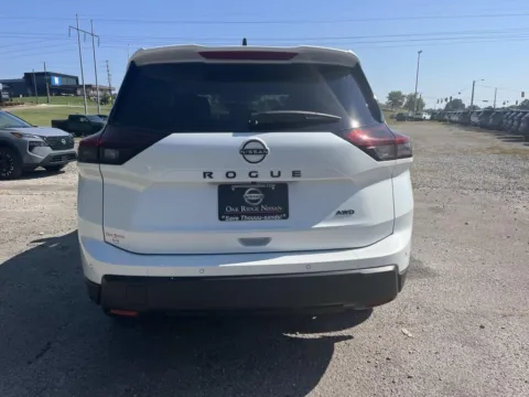 More photos of 2026 Nissan Rogue Dark Armor at Oak Ridge Nissan, TN