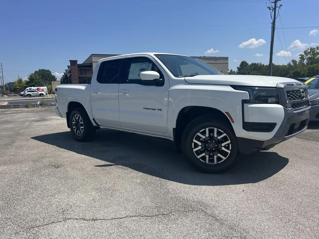 2027 Nissan Frontier SV