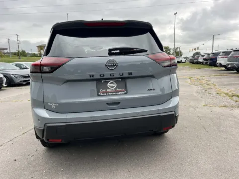 More photos of 2026 Nissan Rogue Dark Armor at Oak Ridge Nissan, TN