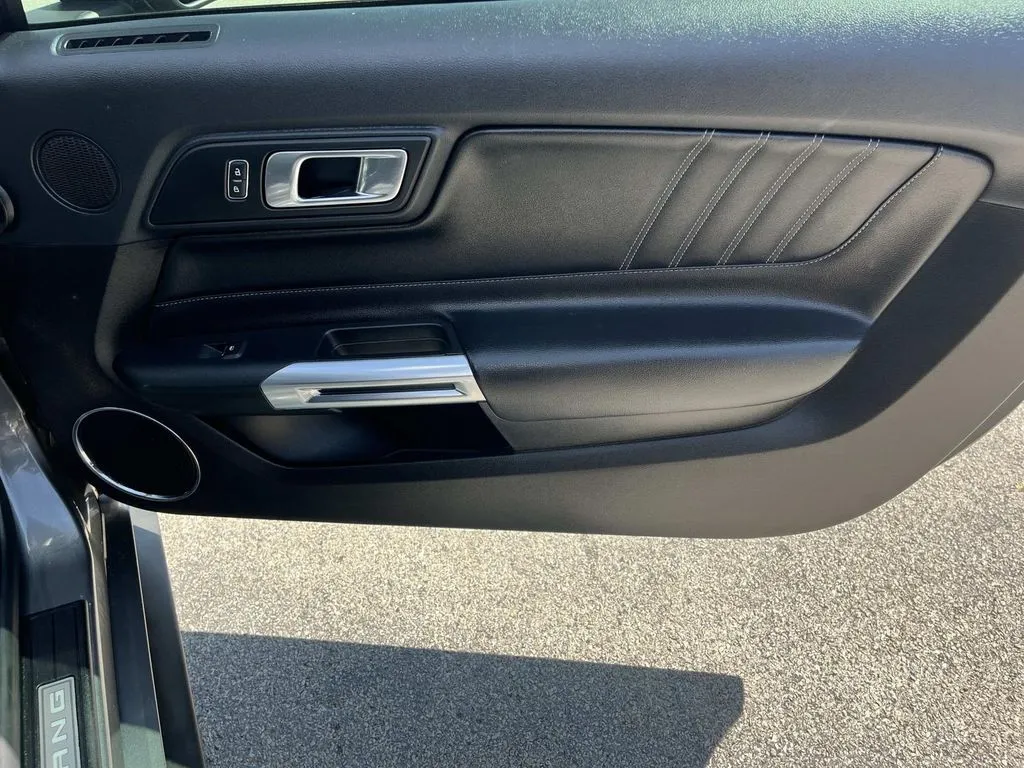 2022 Ford Mustang EcoBoost Premium - Photo 18