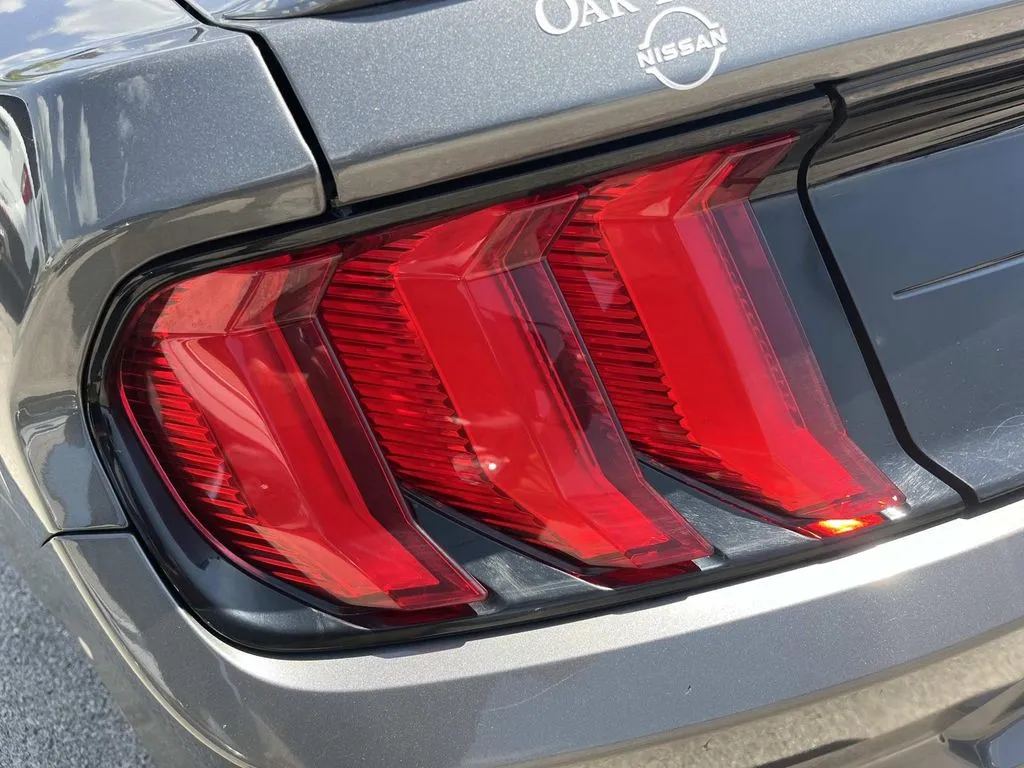 2022 Ford Mustang EcoBoost Premium - Photo 10