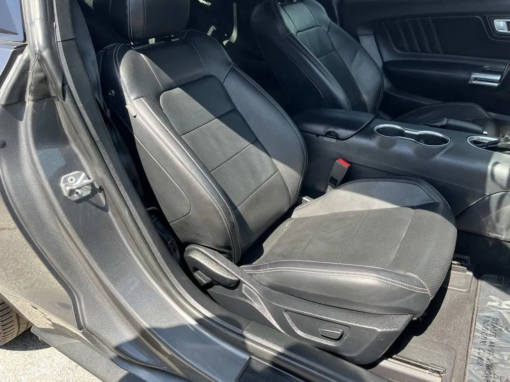 2022 Ford Mustang EcoBoost Premium - Photo 19