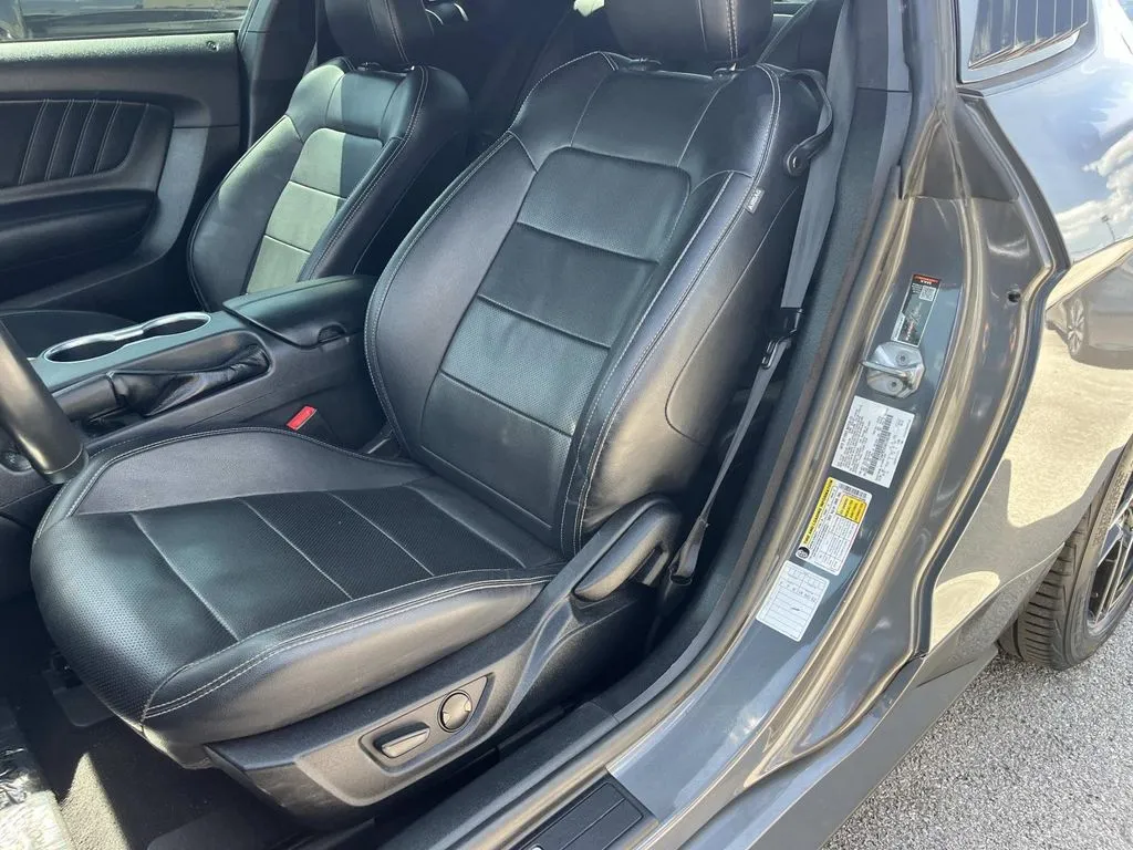 2022 Ford Mustang EcoBoost Premium - Photo 22
