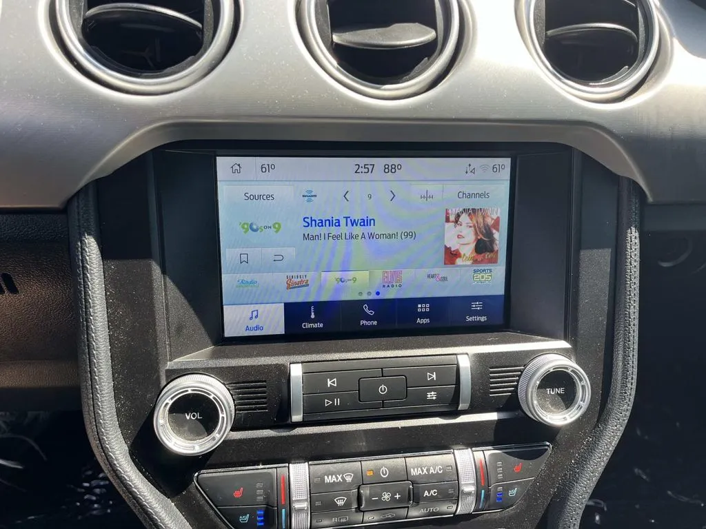 2022 Ford Mustang EcoBoost Premium - Photo 26