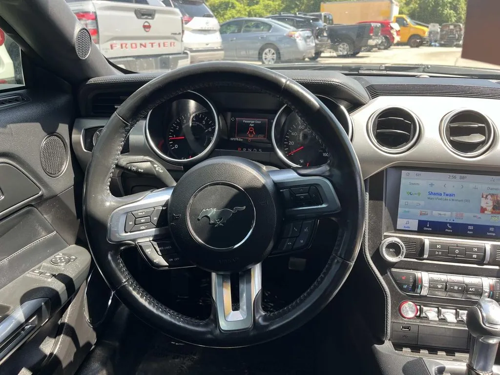 2022 Ford Mustang EcoBoost Premium - Photo 13