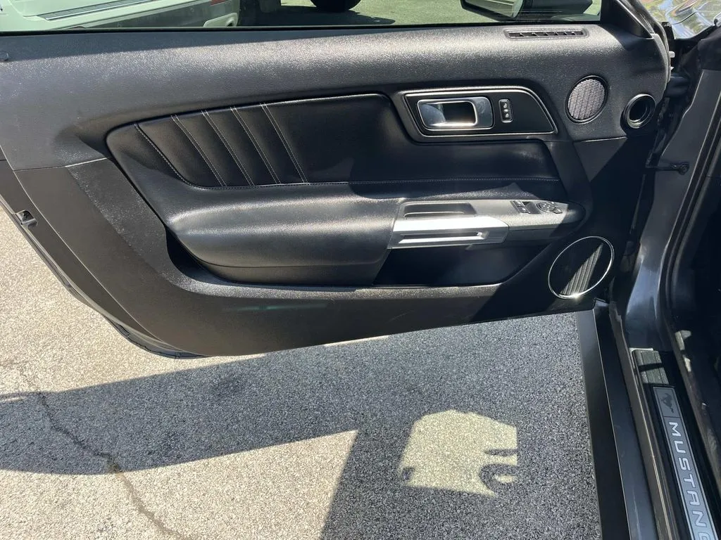 2022 Ford Mustang EcoBoost Premium - Photo 20