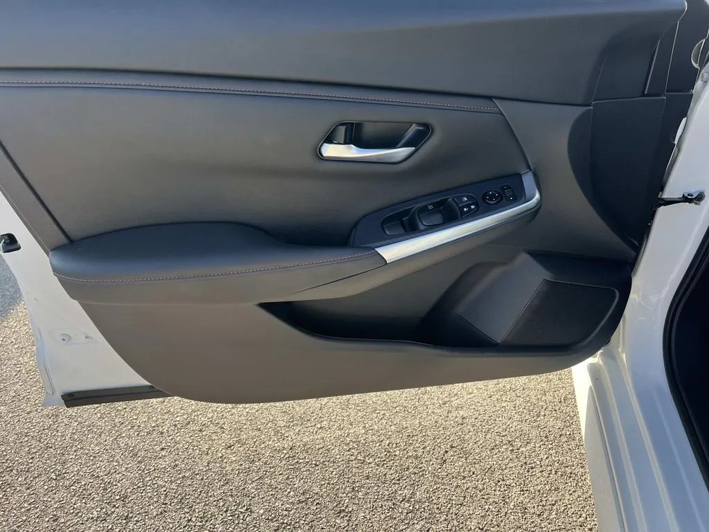 2023 Nissan Sentra SR - Photo 25