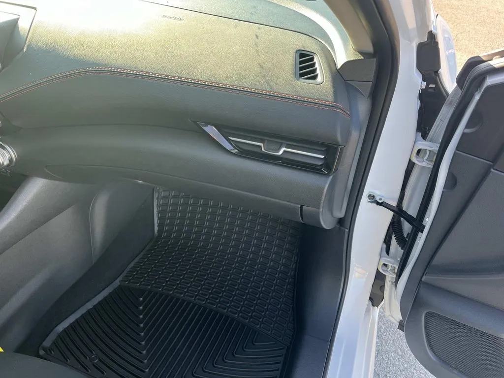 2023 Nissan Sentra SR - Photo 24
