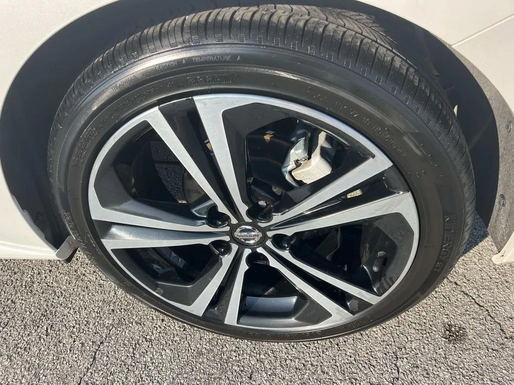 2023 Nissan Sentra SR - Photo 11