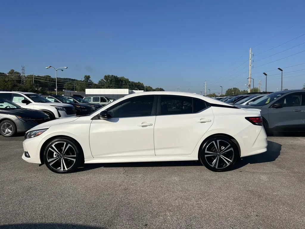 2023 Nissan Sentra SR - Photo 6