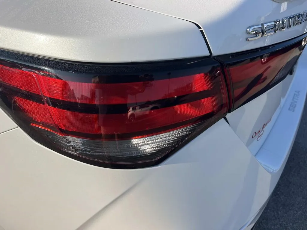 2023 Nissan Sentra SR - Photo 10
