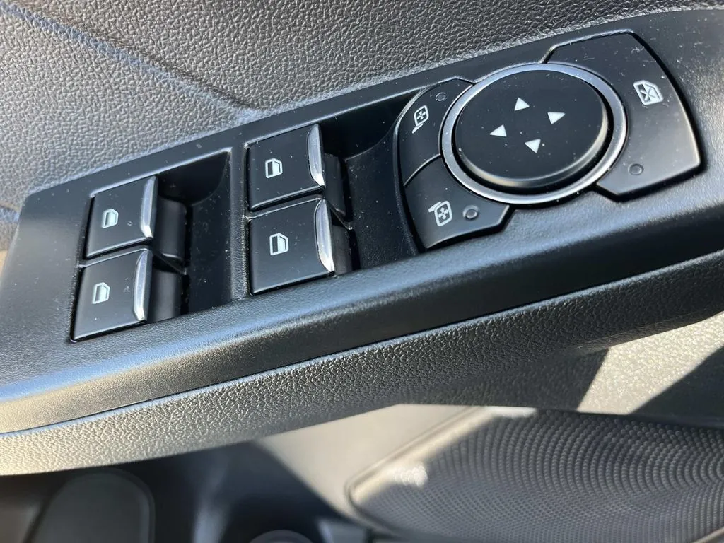2025 Ford Escape Active - Photo 28