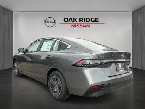 More photos of 2027 Nissan Sentra S at Oak Ridge Nissan, TN
